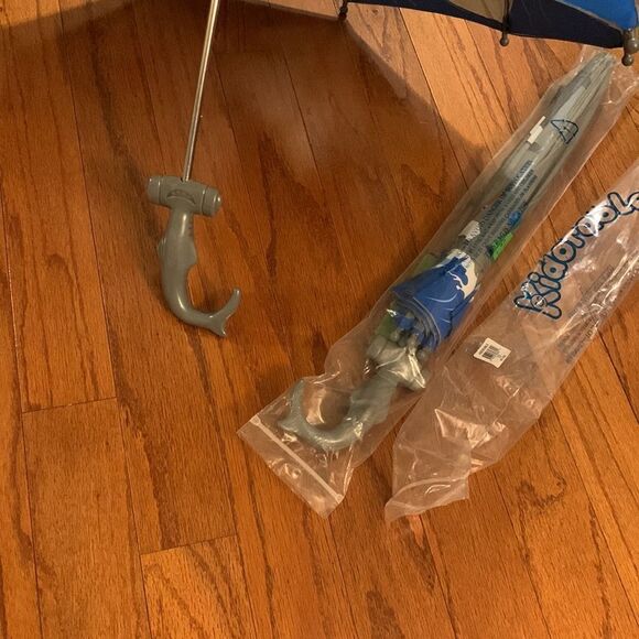 Kidorable Shark umbrella for boys NWT (I have two available).  Price Firm - Picture 6 of 12